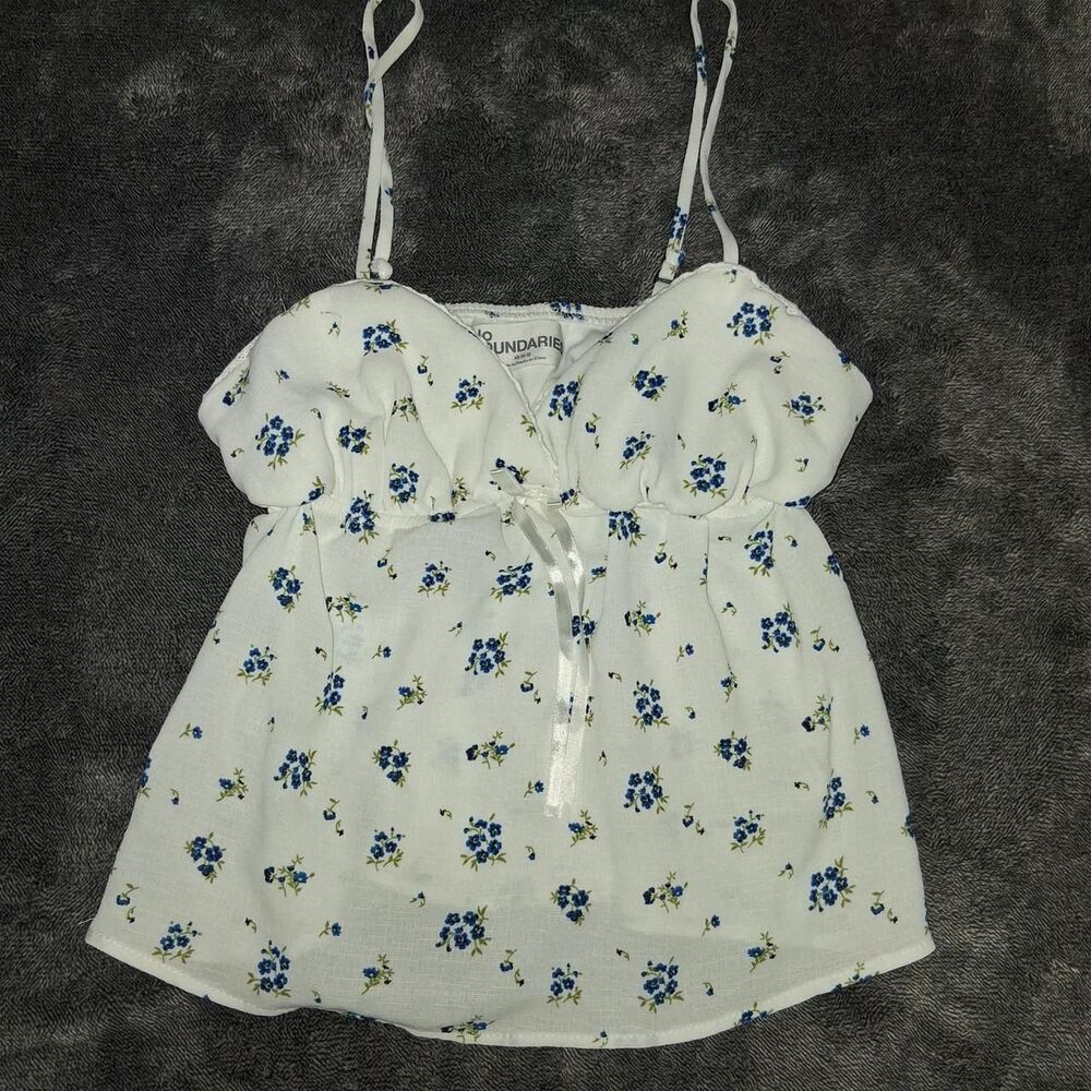 No-boundaries Women's White and Blue Vest